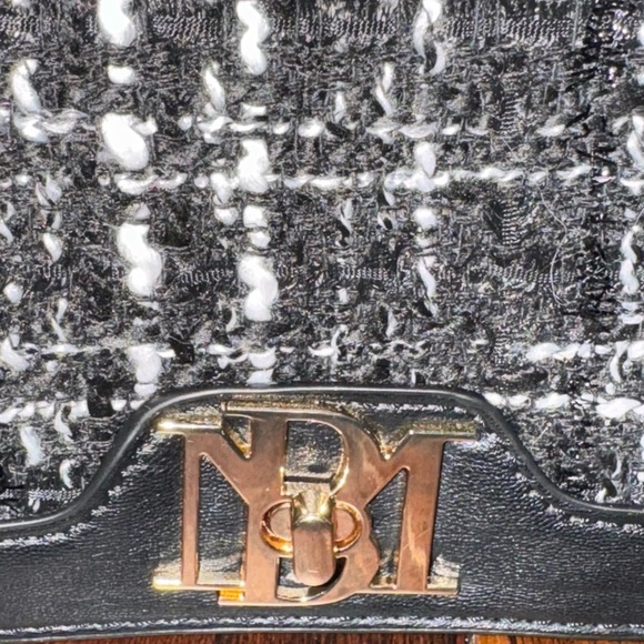 Badgley Mischka Vegan Leather  Black &White Crossbody, Gold Hardware NWT - Picture 4 of 9